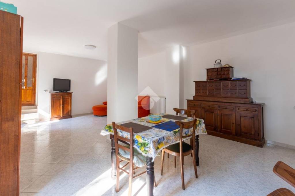 casa indipendente in vendita a Vercelli