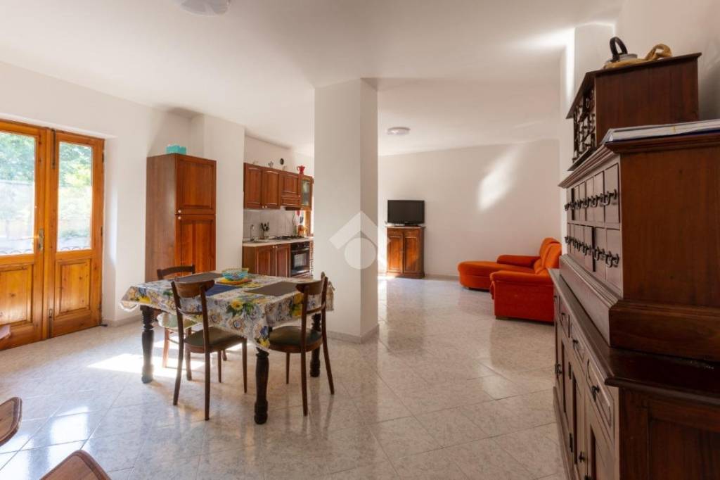 casa indipendente in vendita a Vercelli