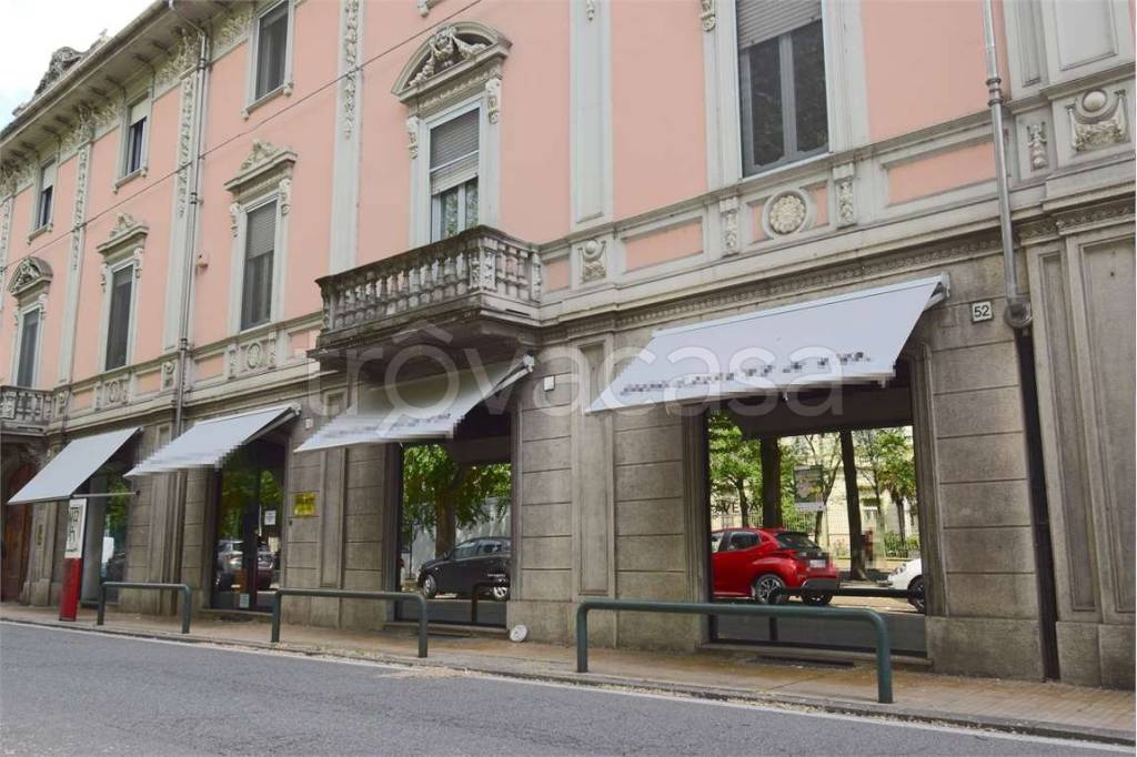 negozio in vendita a Vercelli in zona Centro Città