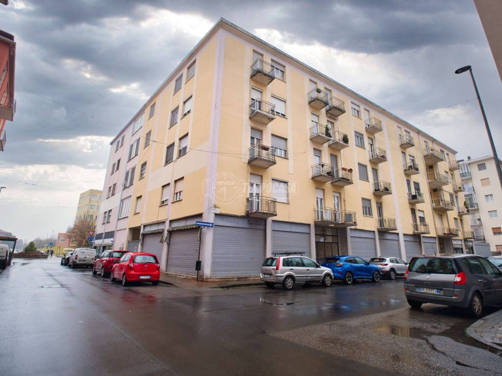 appartamento in vendita a Vercelli in zona Ospedale