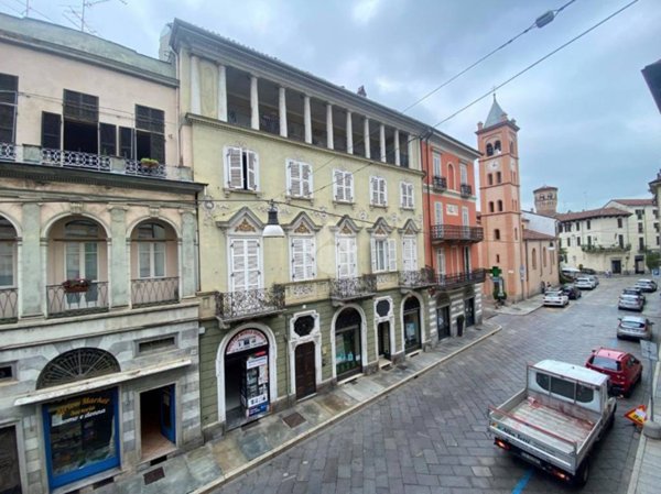 appartamento in vendita a Vercelli in zona Centro Città