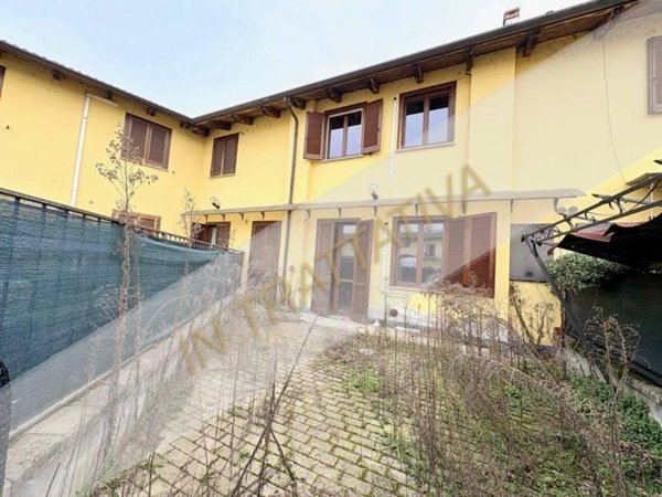 casa indipendente in vendita a Vercelli