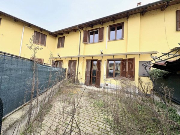 casa indipendente in vendita a Vercelli