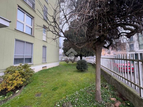 appartamento in vendita a Vercelli in zona Centro Città