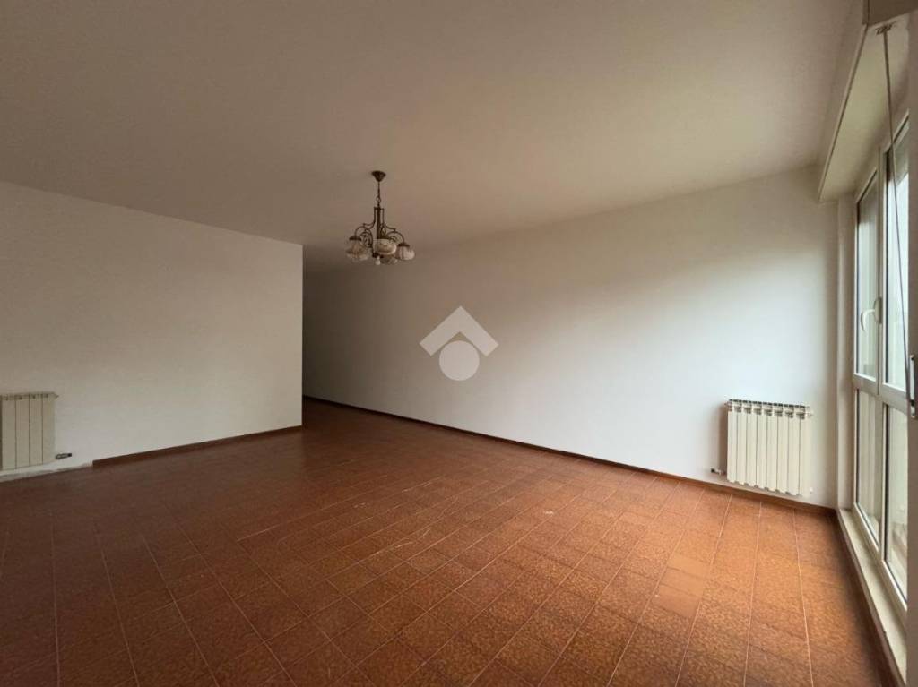 appartamento in vendita a Vercelli in zona Corso Italia