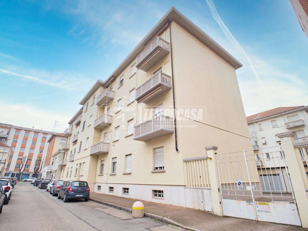 appartamento in vendita a Vercelli in zona Ospedale