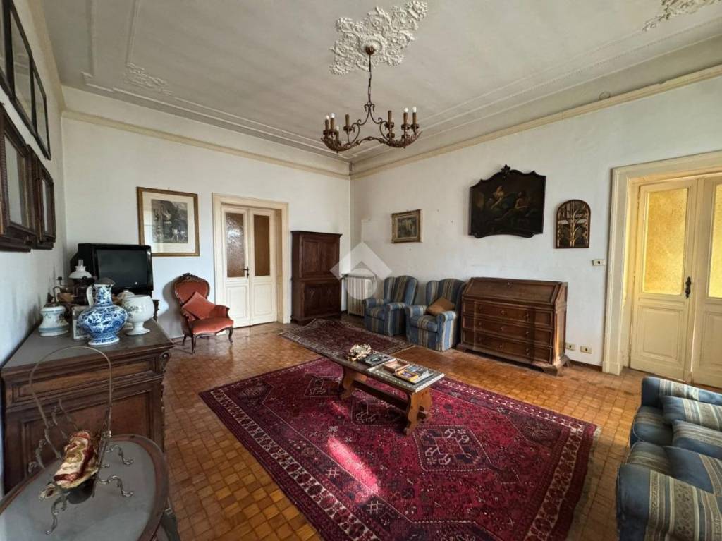 appartamento in vendita a Vercelli in zona Centro Città