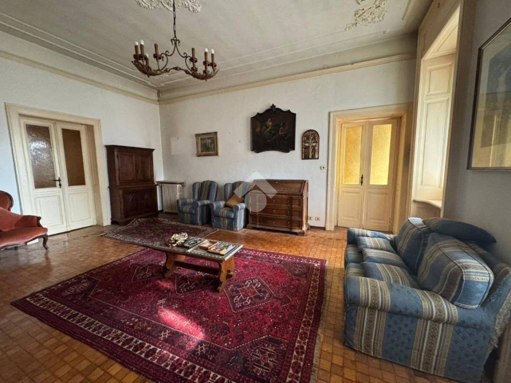 appartamento in vendita a Vercelli in zona Centro Città