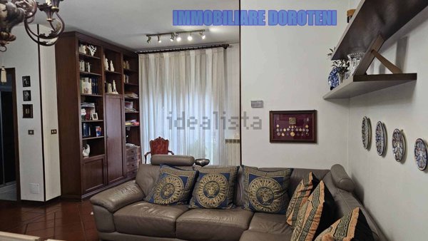casa indipendente in vendita a Vercelli