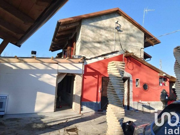 casa indipendente in vendita a Vercelli in zona Centro Città