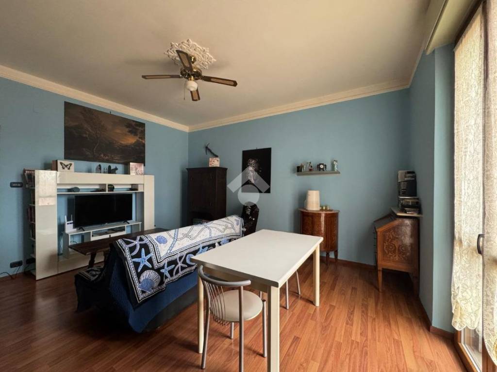 casa indipendente in vendita a Vercelli