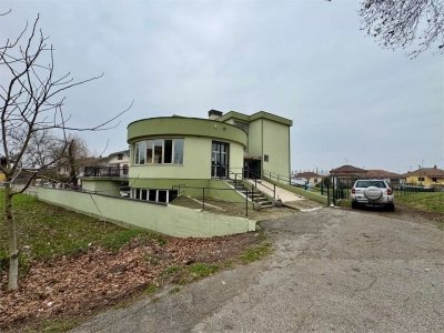 casa indipendente in vendita a Vercelli
