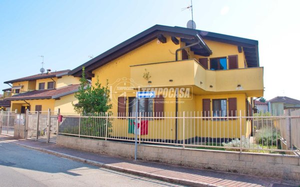 casa indipendente in vendita a Vercelli