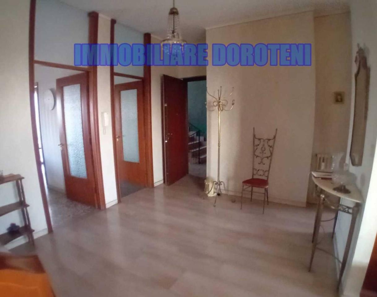 appartamento in vendita a Vercelli in zona Ospedale