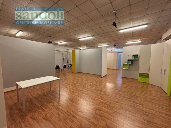ufficio in vendita a Vercelli in zona Porta Torino