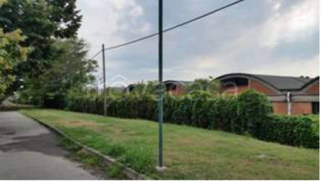 capannone in vendita a Vercelli