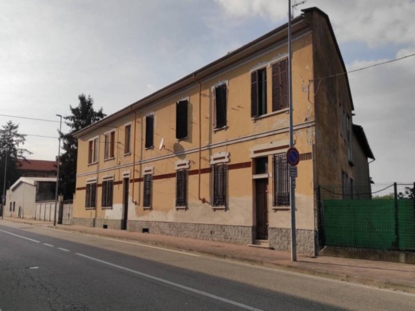 casa indipendente in vendita a Vercelli