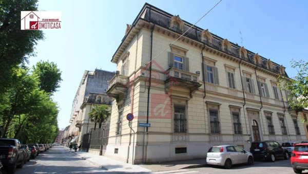 appartamento in vendita a Vercelli in zona Centro Città