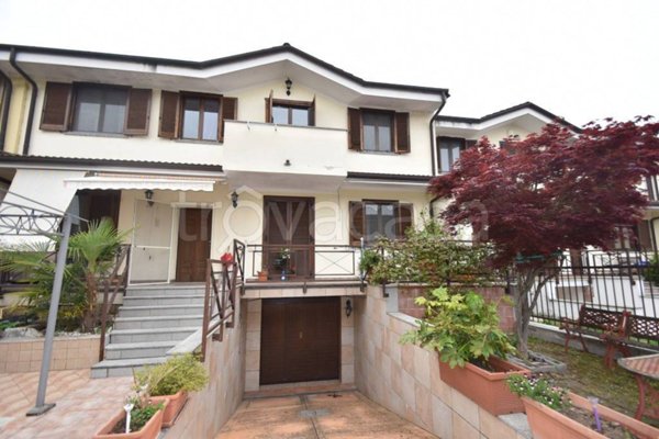 casa indipendente in vendita a Vercelli