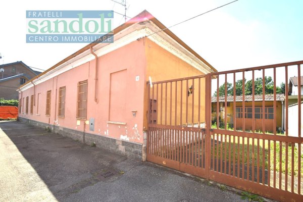 casa indipendente in vendita a Vercelli in zona Centro Città