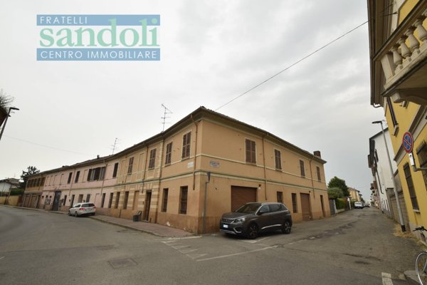 casa indipendente in vendita a Vercelli in zona Centro Città