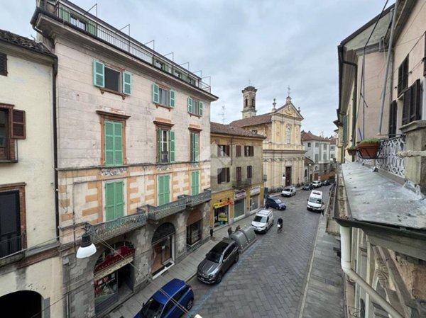 appartamento in vendita a Vercelli in zona Centro Città