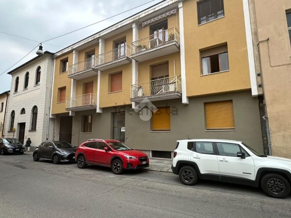 appartamento in vendita a Vercelli in zona Centro Città
