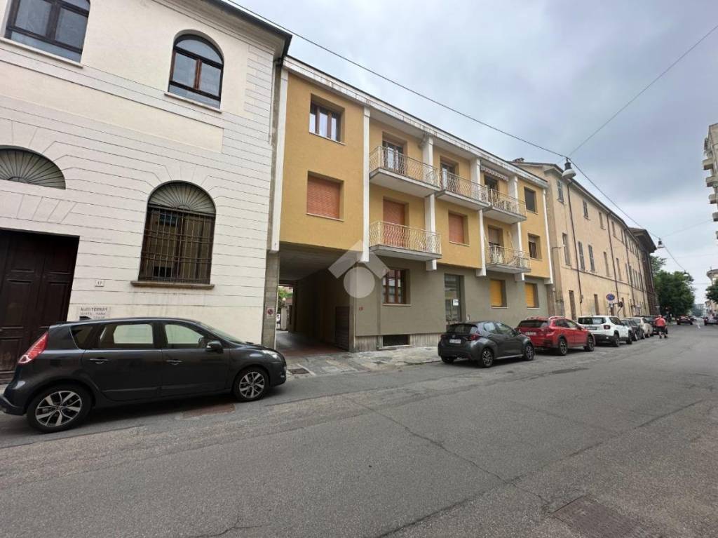 appartamento in vendita a Vercelli in zona Centro Città