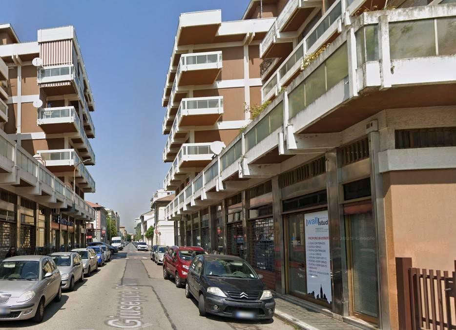 negozio in vendita a Vercelli