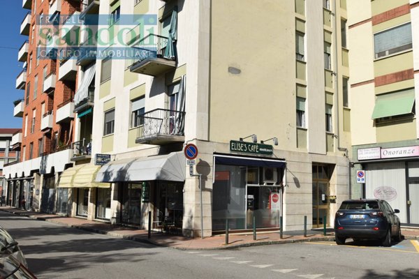 negozio in vendita a Vercelli in zona Ospedale
