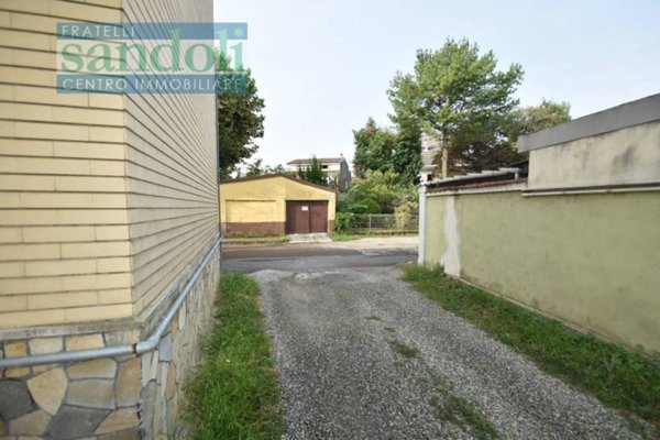 casa indipendente in vendita a Vercelli in zona Cappuccini