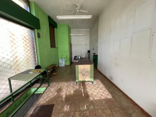 negozio in vendita a Vercelli