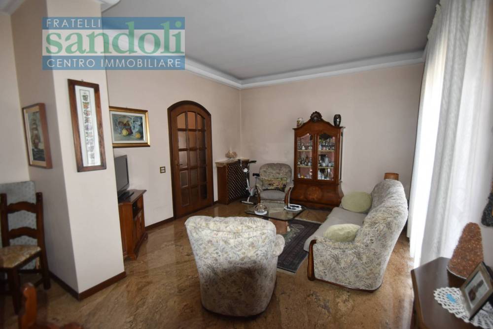 casa indipendente in vendita a Vercelli in zona Centro Città