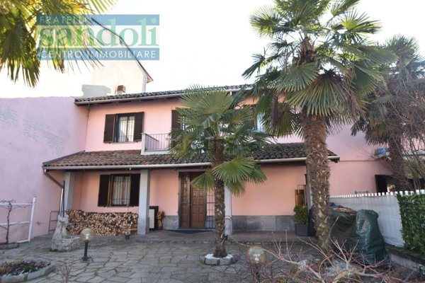 casa indipendente in vendita a Vercelli