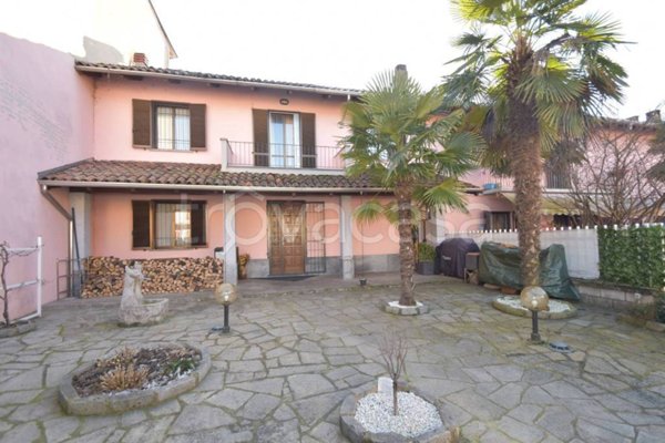 casa indipendente in vendita a Vercelli