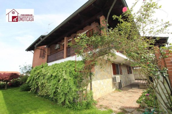 casa indipendente in vendita a Vercelli in zona Zona Belvedere