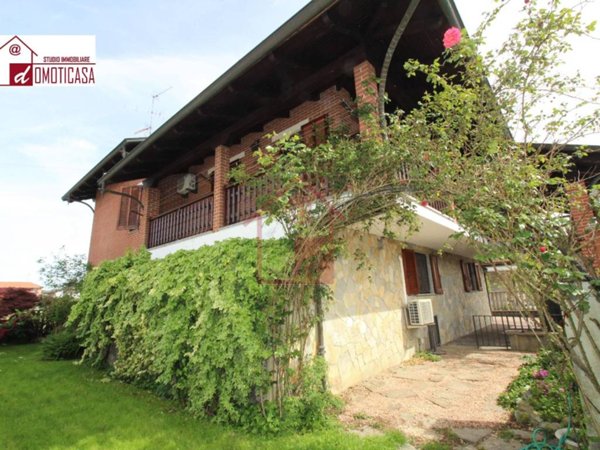 casa indipendente in vendita a Vercelli in zona Zona Belvedere