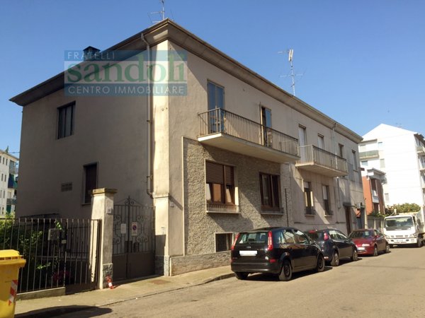 casa indipendente in vendita a Vercelli in zona Porta Torino
