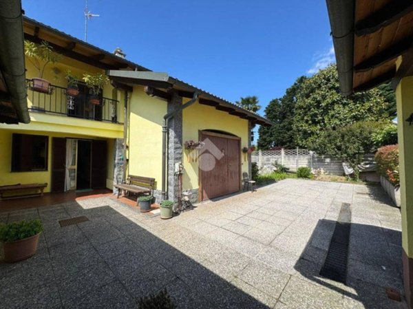 casa indipendente in vendita a Vercelli in zona Centro Città
