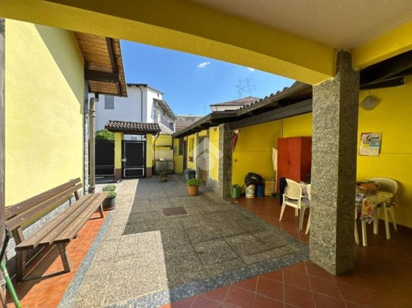 casa indipendente in vendita a Vercelli in zona Centro Città