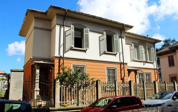 casa indipendente in vendita a Vercelli in zona Centro Città
