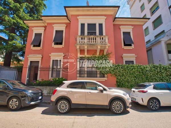 appartamento in vendita a Vercelli in zona Centro Città