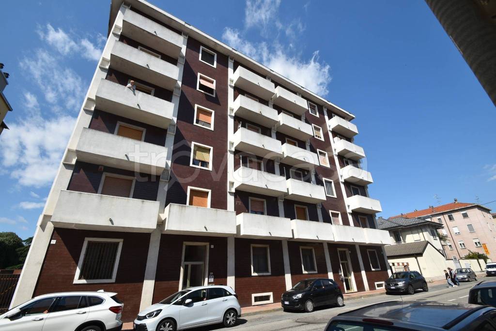 appartamento in vendita a Vercelli in zona Via Massaua