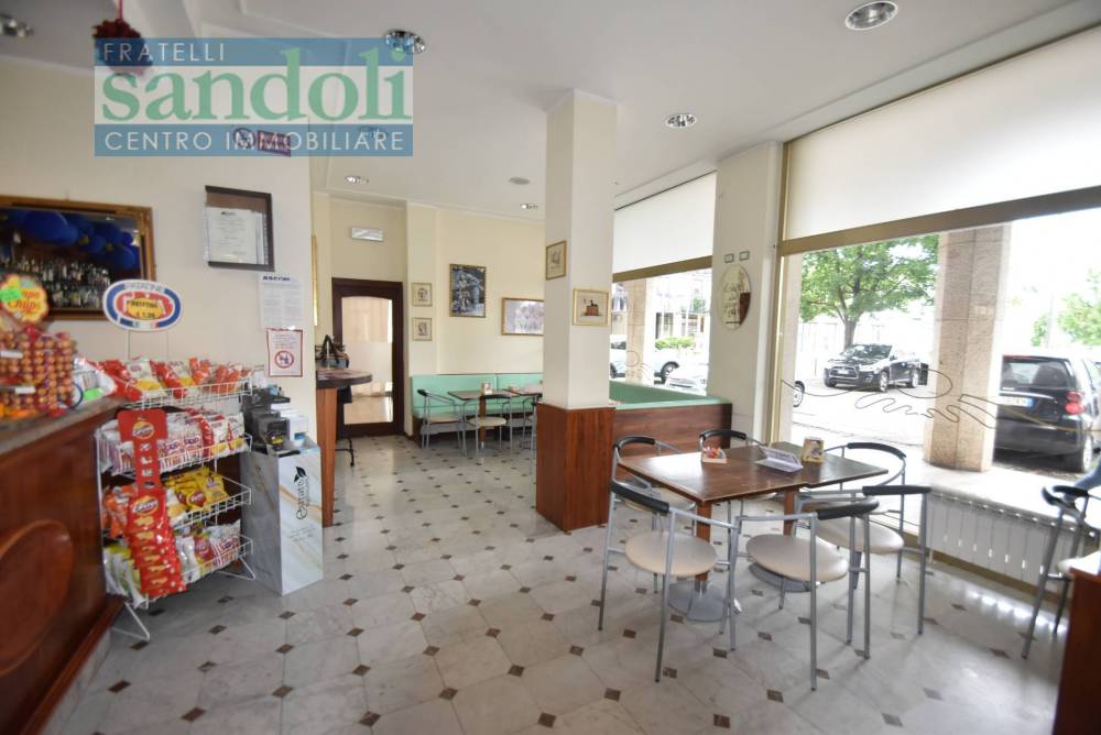 negozio in vendita a Vercelli in zona Centro Città