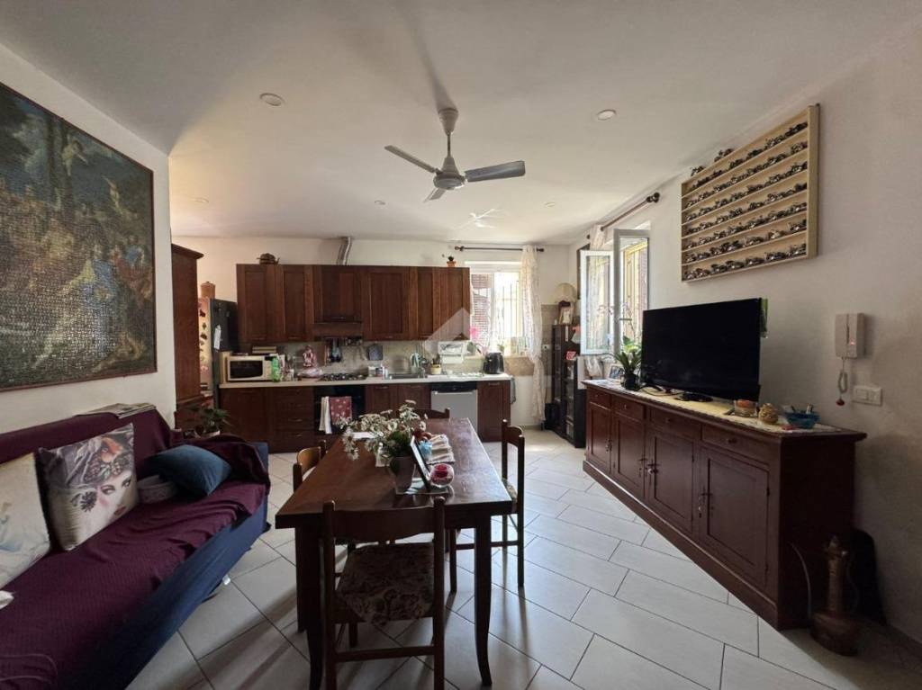 casa indipendente in vendita a Vercelli in zona Cappuccini