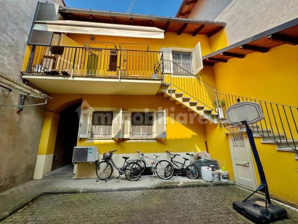 casa indipendente in vendita a Vercelli in zona Centro Città