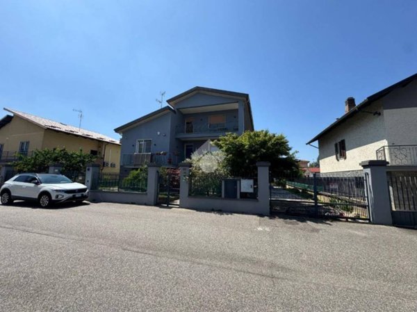casa indipendente in vendita a Vercelli in zona Centro Città