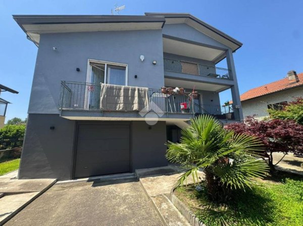casa indipendente in vendita a Vercelli in zona Centro Città