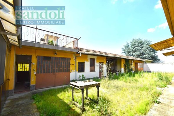 casa indipendente in vendita a Vercelli in zona Centro Città