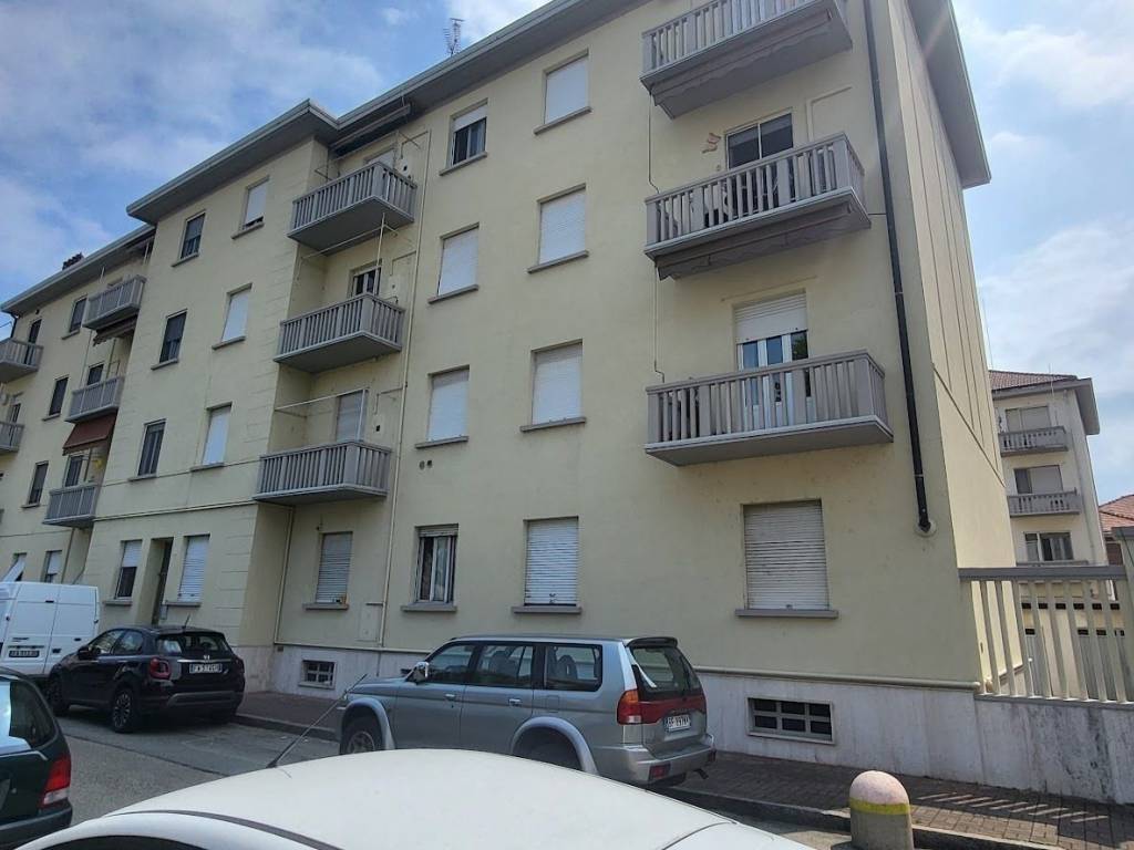 appartamento in vendita a Vercelli in zona Ospedale